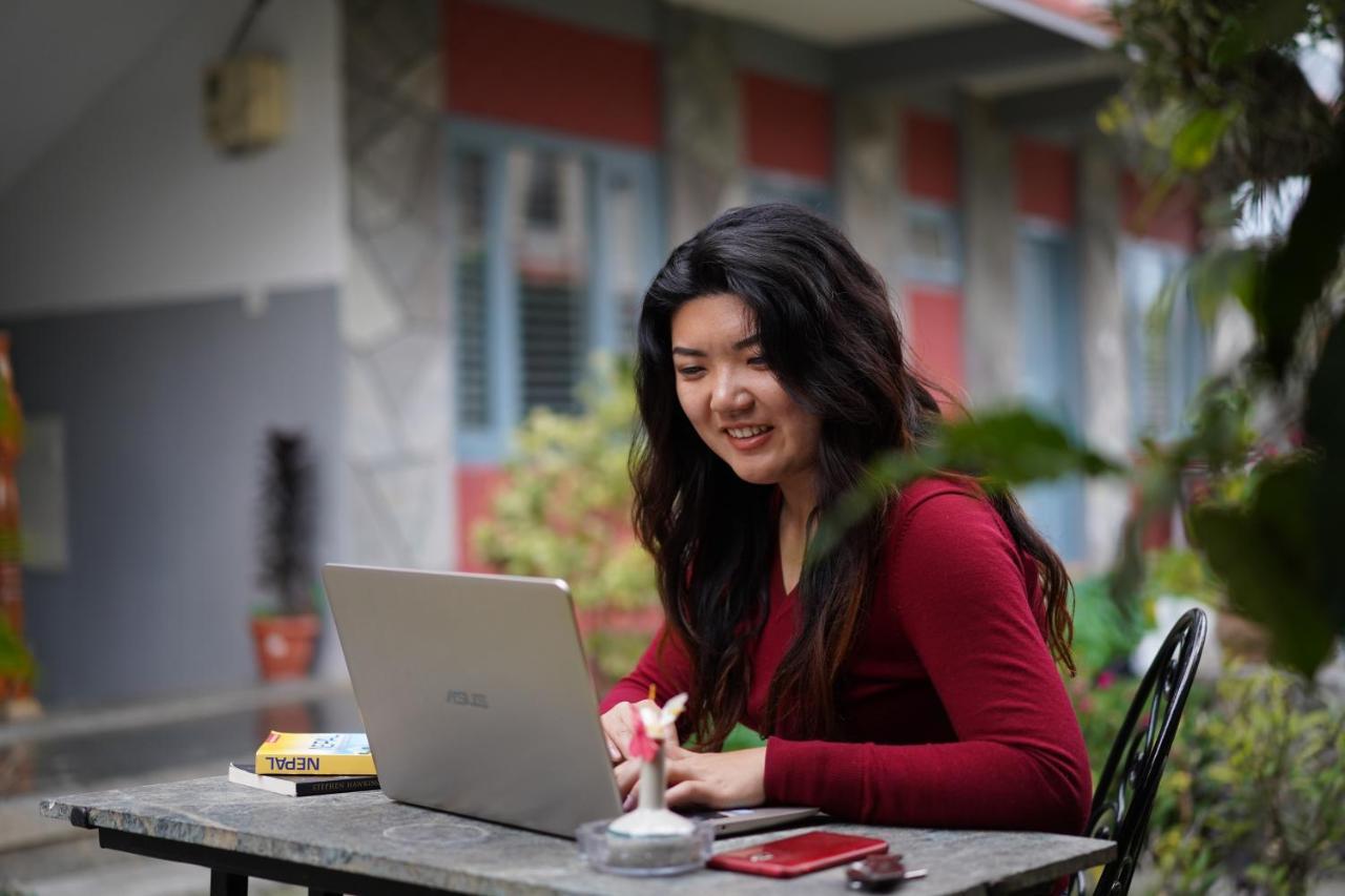 Hotel Mountain View - Lakeside Pokhara Bagian luar foto