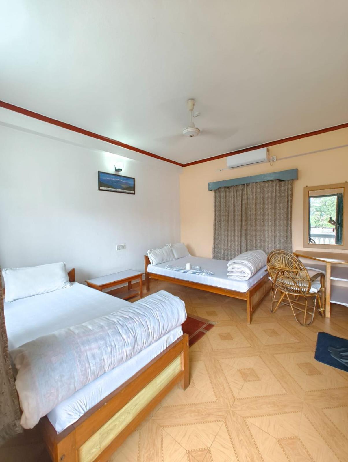 Hotel Mountain View - Lakeside Pokhara Bagian luar foto