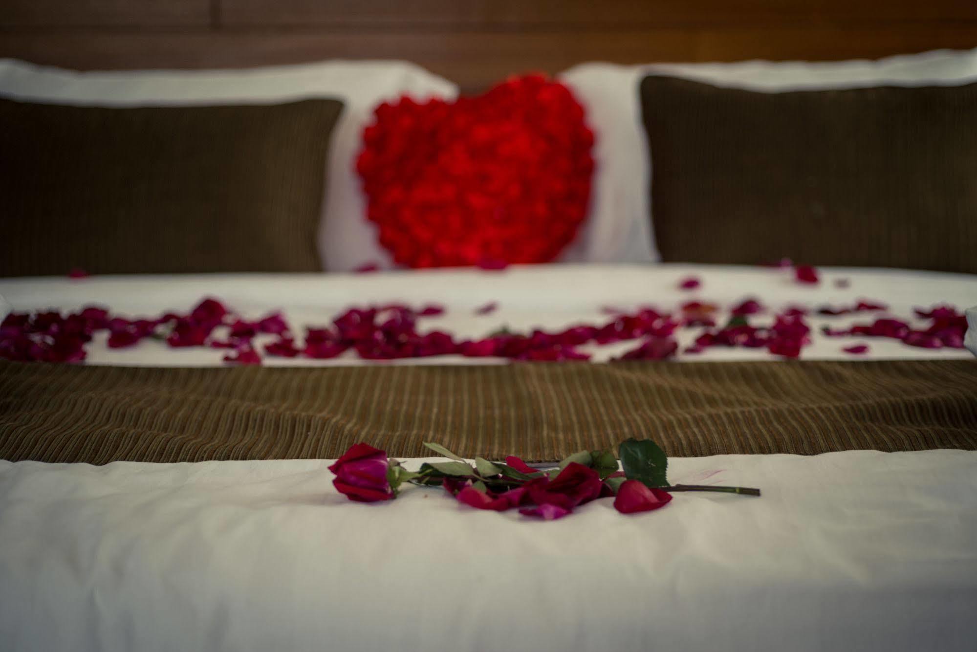Hotel Mountain View - Lakeside Pokhara Bagian luar foto